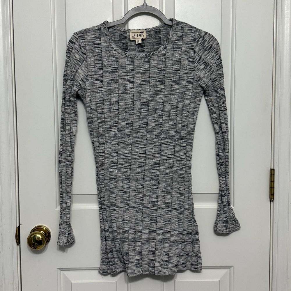 La Hearts Black and White Knit Top